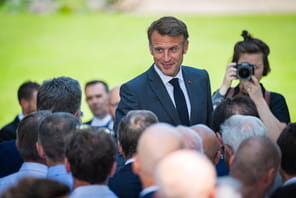 Emmanuel Macron se d&eacute;lecte du succ&egrave;s des JO et &eacute;trille "l'esprit de d&eacute;faite"