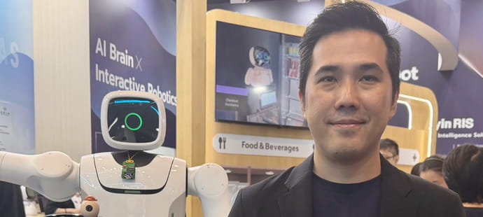 "Des utilisateurs sans comp&eacute;tences en programmation peuvent cr&eacute;er des sc&eacute;narios d'interaction avec les robots Nuwa Robotics"