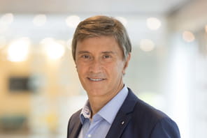 Fran&ccedil;ois Dossa (Renault)&nbsp;:&nbsp;"Renault et Software R&eacute;publique vont cr&eacute;er un fonds d'investissement d'environ 300&nbsp;millions d'euros"