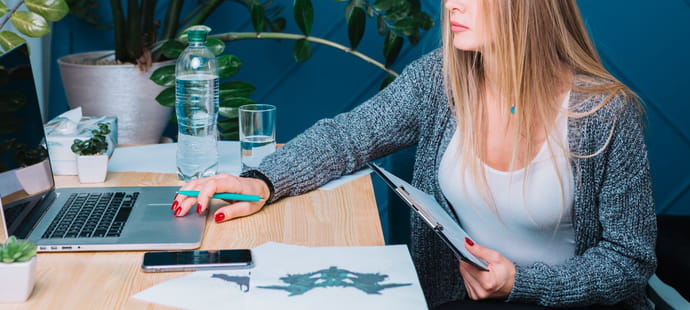 Surfshark&nbsp;: cloisonner achats pro, comptes clients et navigation personnelle pendant les op&eacute;rations commerciales