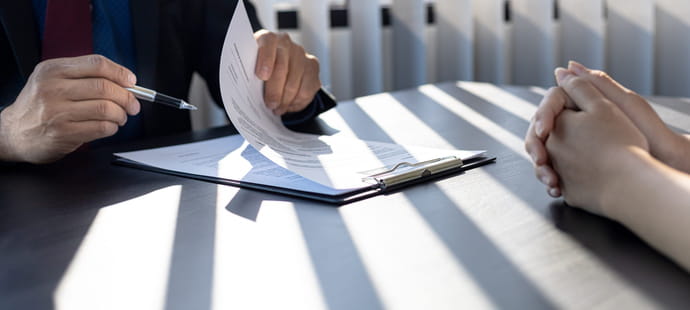 Les entreprises fran&ccedil;aises r&eacute;duisent leurs recrutements face aux difficult&eacute;s de leur environnement