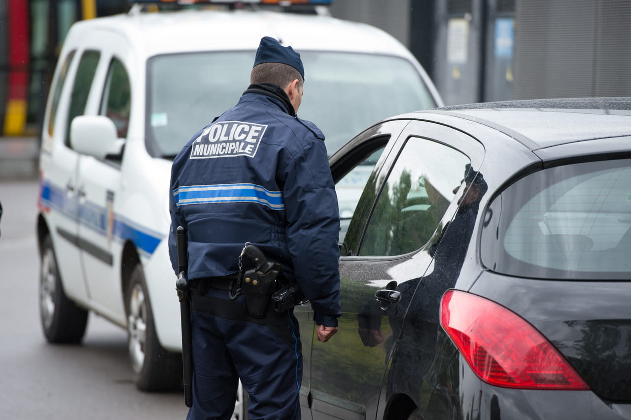 Le feu est vert, il démarre et prend 750 euros d'amende : il ne connaissait pas cette subtilité du code de la route