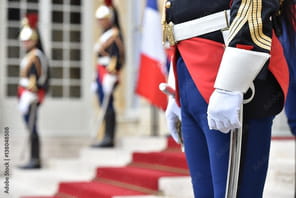 Crise &agrave; Matignon&nbsp;: Bayrou d&eacute;chu, turbulence &agrave; l'Elys&eacute;e et inqui&eacute;tude budg&eacute;taire