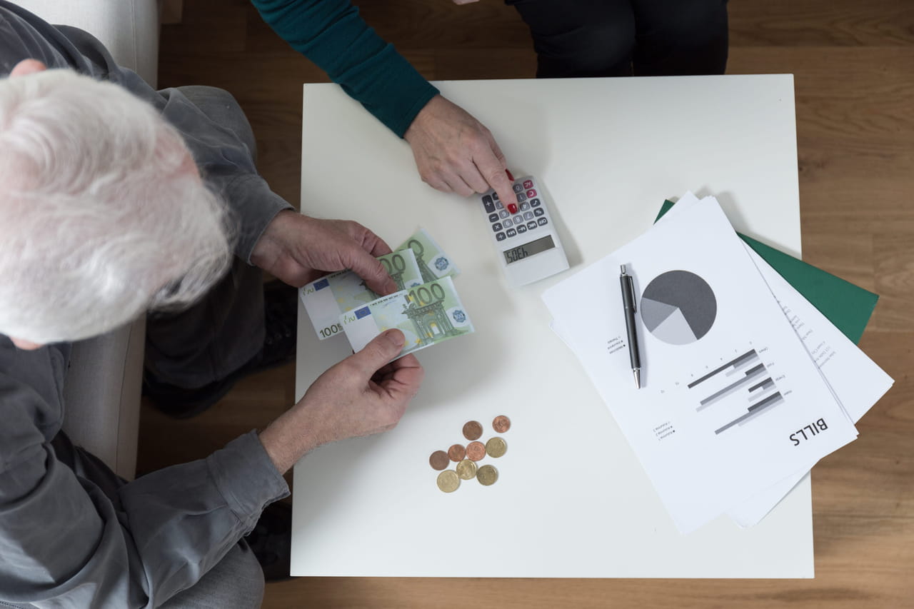 Le gouvernement envisage de réformer ou supprimer l'abattement fiscal de 10% sur les pensions de retraite dans le cadre du budget 2027