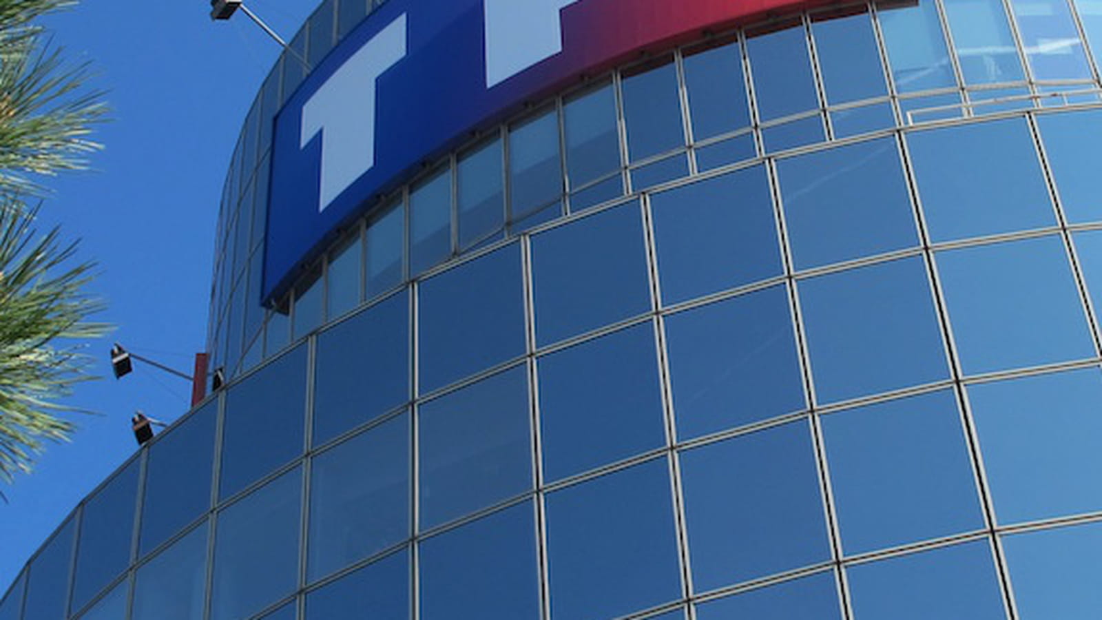 TF1
