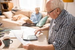 Il envoie un mail à sa caisse de retraite et touche 1 320 euros de plus sur ses pensions de retraite