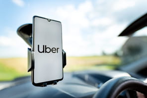Uber annonce la suppression d'environ 3&nbsp;300&nbsp;postes administratifs
