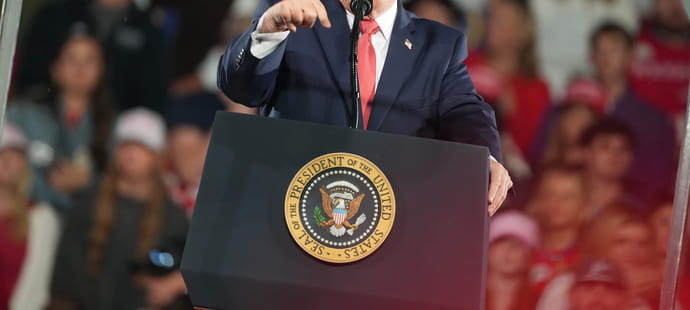 Donald Trump instrumentalise les violences du 17&nbsp;octobre en France pour sa rh&eacute;torique anti-immigration