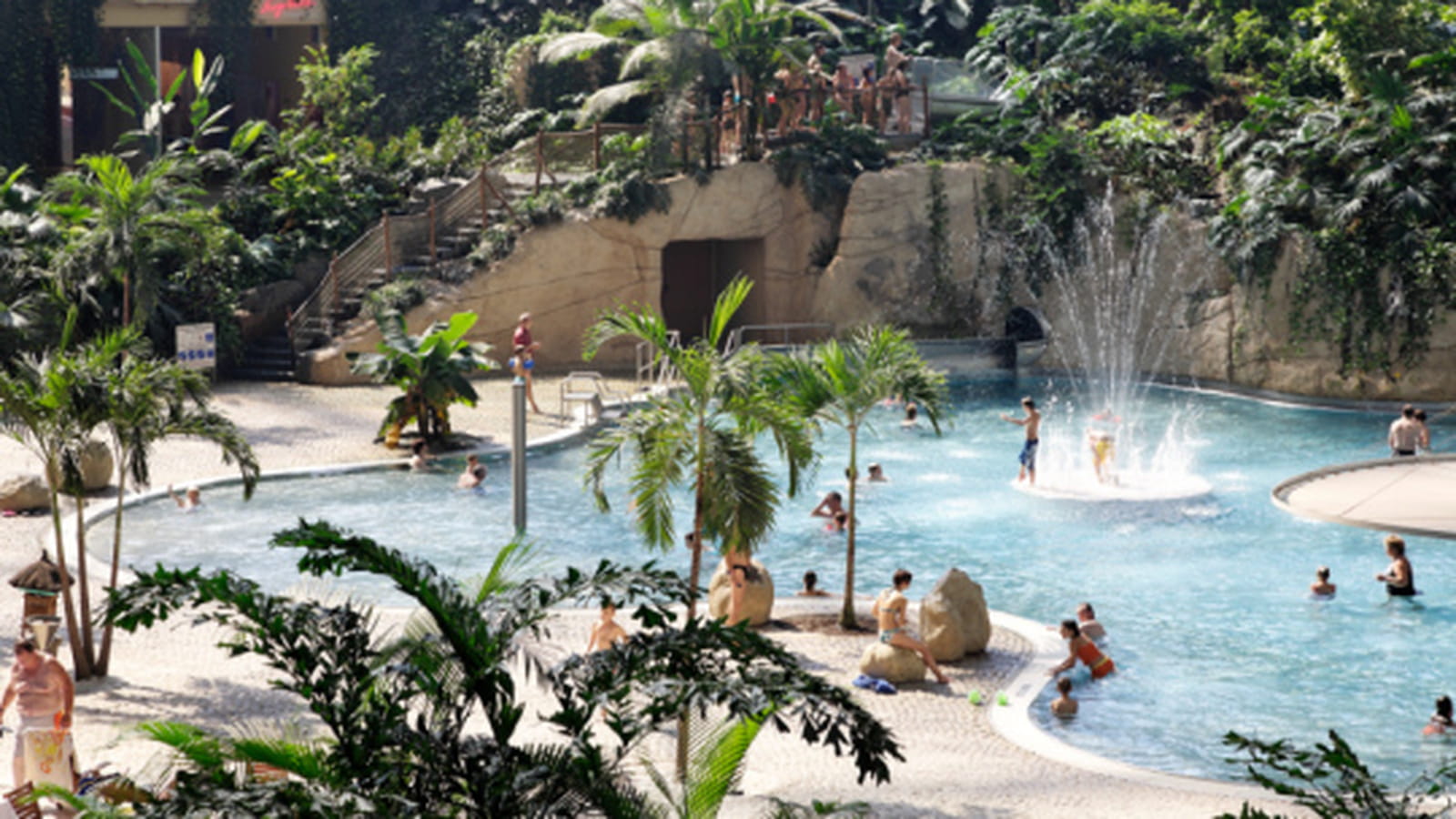 Piscine géante