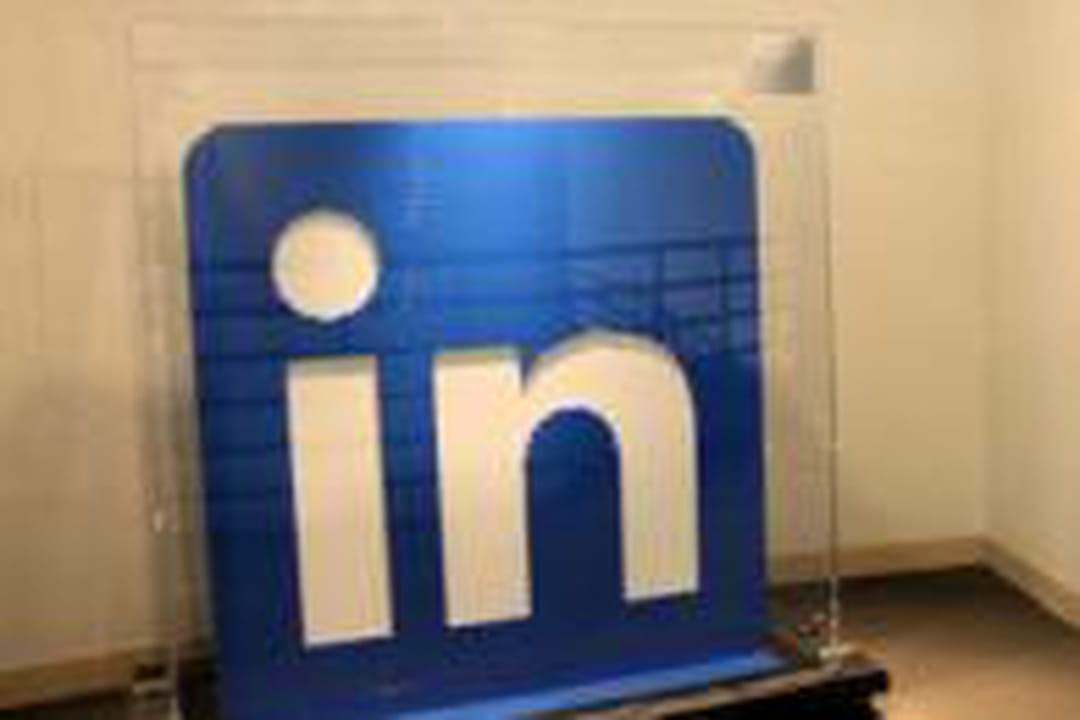 2e - LinkedIn : 136 427 dollars