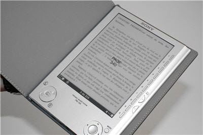 le reader peut contenir jusquà 160 livres.