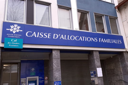 La CAF change ses règles : si vous gagnez plus que ce montant vous ne toucherez plus d'allocations