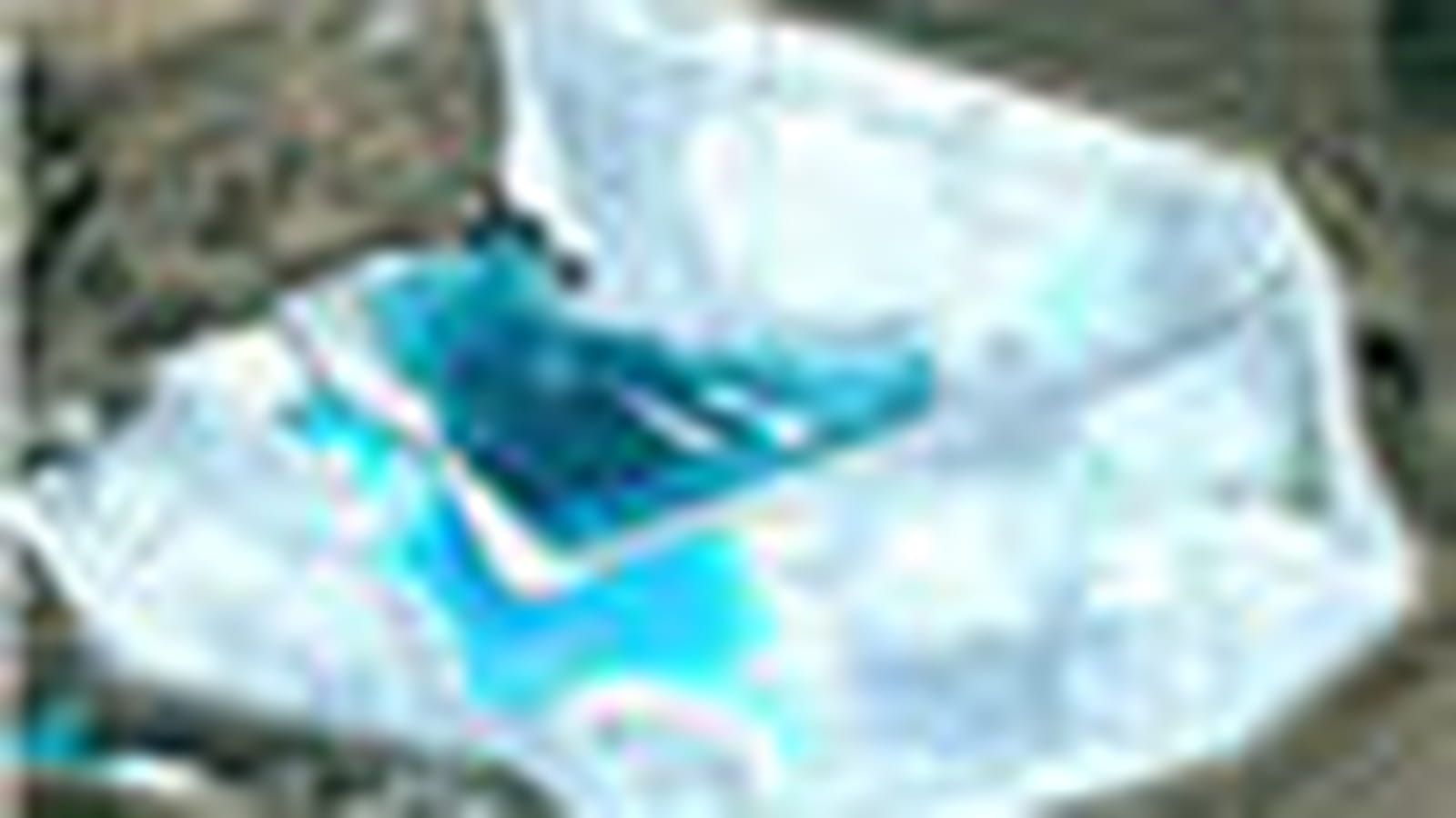 Un bleu irréel