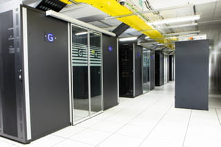 intérieur d'un data center d'outscale. 