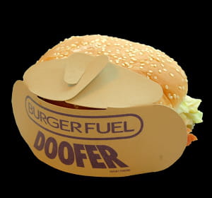 ce porte-hamburger en carton sert aussi de support publicitaire.