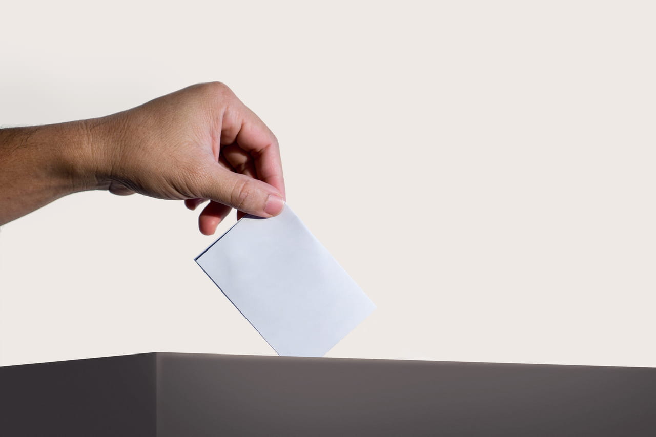 Présidentielle 2027 : Jean-Luc Mélenchon et Edouard Philippe à égalité à 19% d'intentions de vote au premier tour, selon un sondage Cluster 17 pour Politico