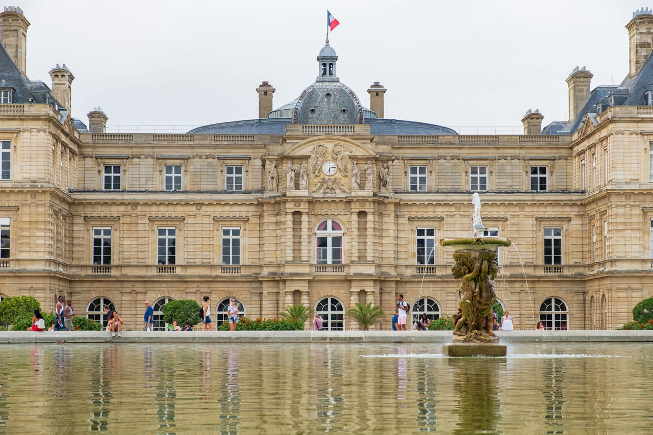 Edouard Philippe étrille Gabriel Attal dans un livre, relançant les tensions au sein du bloc central pour 2027