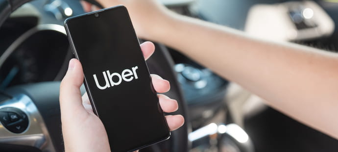 Uber condamn&eacute;e pour "parasitisme" et "pratique commerciale d&eacute;loyale" envers les taxis parisiens