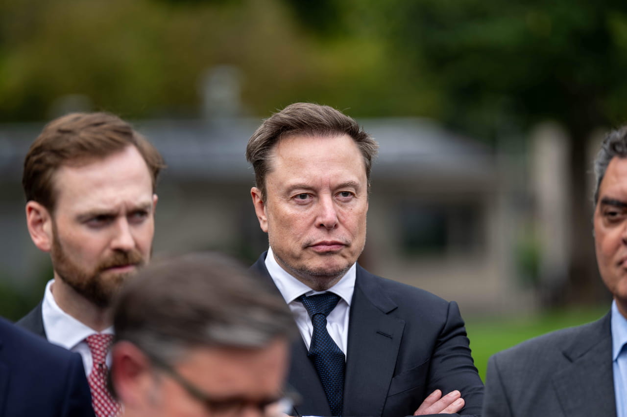 Le secrétaire à la Défense US confie à Elon Musk une étude sur les guerres du futur