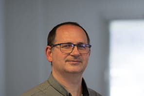 L'IoT &agrave; la crois&eacute;e des chemins&nbsp;: Enjeux de s&eacute;curit&eacute;, d&eacute;fis de la v&eacute;rification et perspectives d'avenir