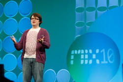 john resig, créateur de jquery, lors de sa présentation. microsoft s'est engagé