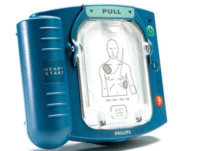 en cas d'arrêt cardiaque ce défibrillateur portatif se révèle être d'un grand