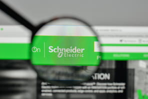 Comment Schneider Electric d&eacute;ploie l'IA g&eacute;n&eacute;rative &agrave; tous ses m&eacute;tiers
